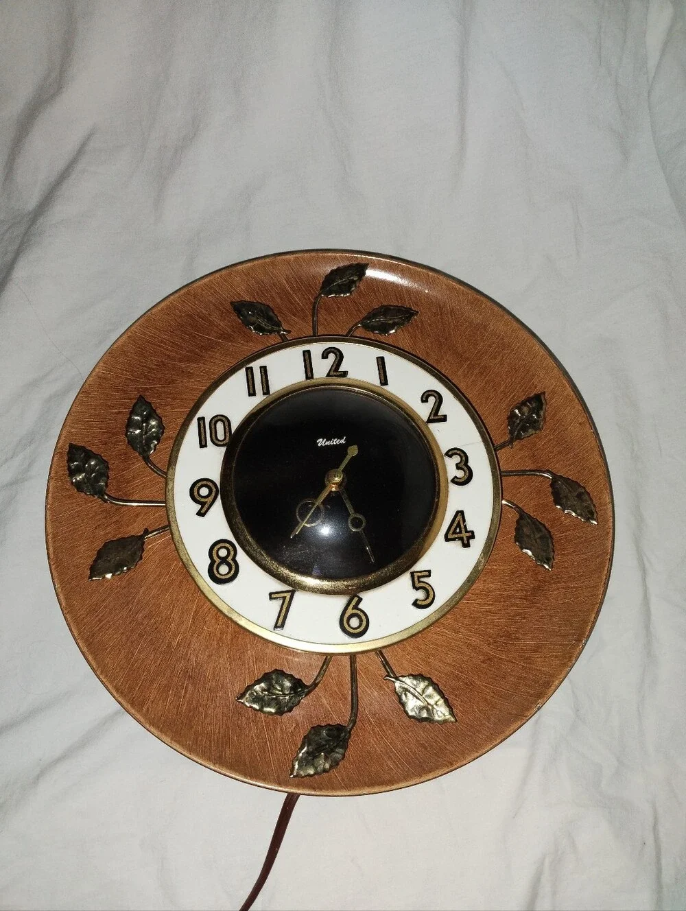 Vintage United Clocks USA New York Gold Leaf Plate Clock Tested 10 1/2